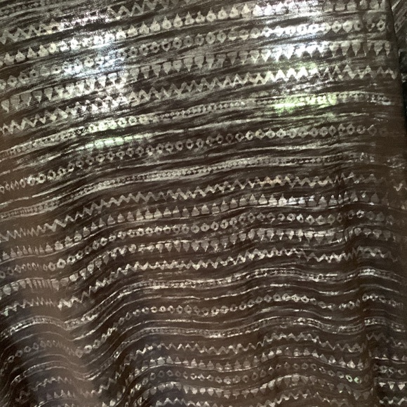 Women’s large Aeropostale patterned long sleeve tee - Picture 2 of 2